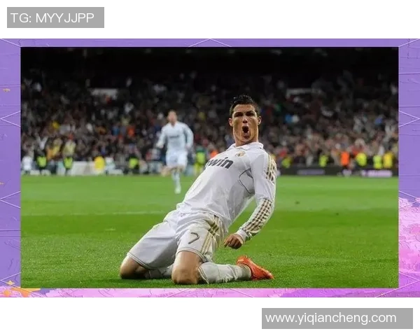 足球明星换下场后展现真实自我与场外生活的精彩瞬间